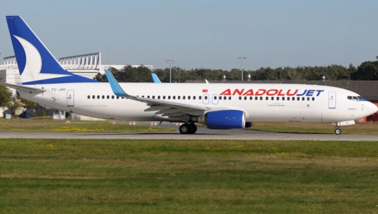 Anadolujet uçağı, yakıtı kritik seviyenin altına düşünce Elazığ’a acil iniş yaptı