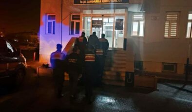 Ehliyet sınavına kopya düzeneğiyle girdi, kıskıvrak yakalandı