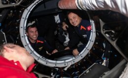 Türkiye’nin ilk astronotu Alper Gezeravcı’nın uzaydan yeni görüntüsü! Mutluluğu yüzünden okundu
