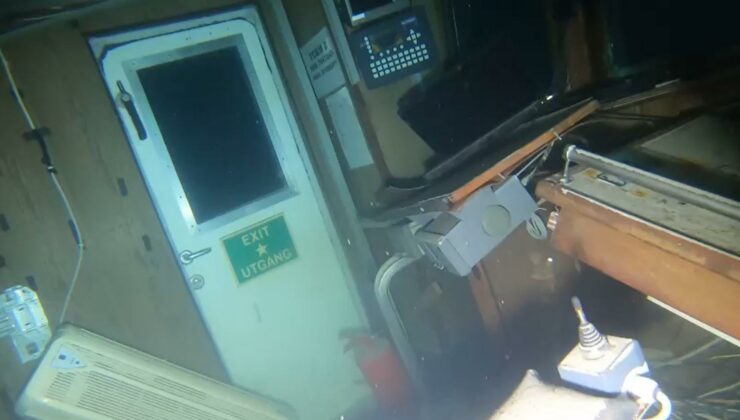 Batan gemide kayıp mürettebatı arama çalışmaları sürüyor