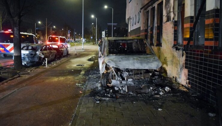 Lahey’de sığınmacılar ayaklandı, ortalık yangın yerine döndü: 6 polis yaralı