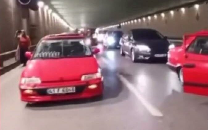Asker eğlencesinde tünel kapattılar, metrelerce araç kuyruğu oluştu