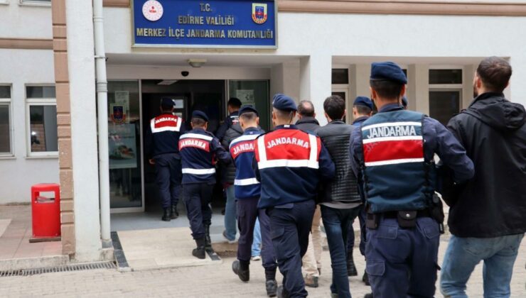 Edirne’den yurt dışına kaçmak isteyen beş terör şüphelisi yakalandı