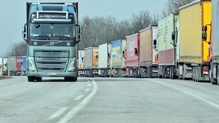 Hamzabeyli Sınır Kapısı’nda 10 kilometrelik TIR kuyruğu oluştu